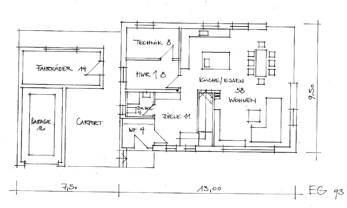 Handgezeichneter Grundriss eines Hauses mit Küche, Essen, Wohnzimmer, Diele, WC und Garage