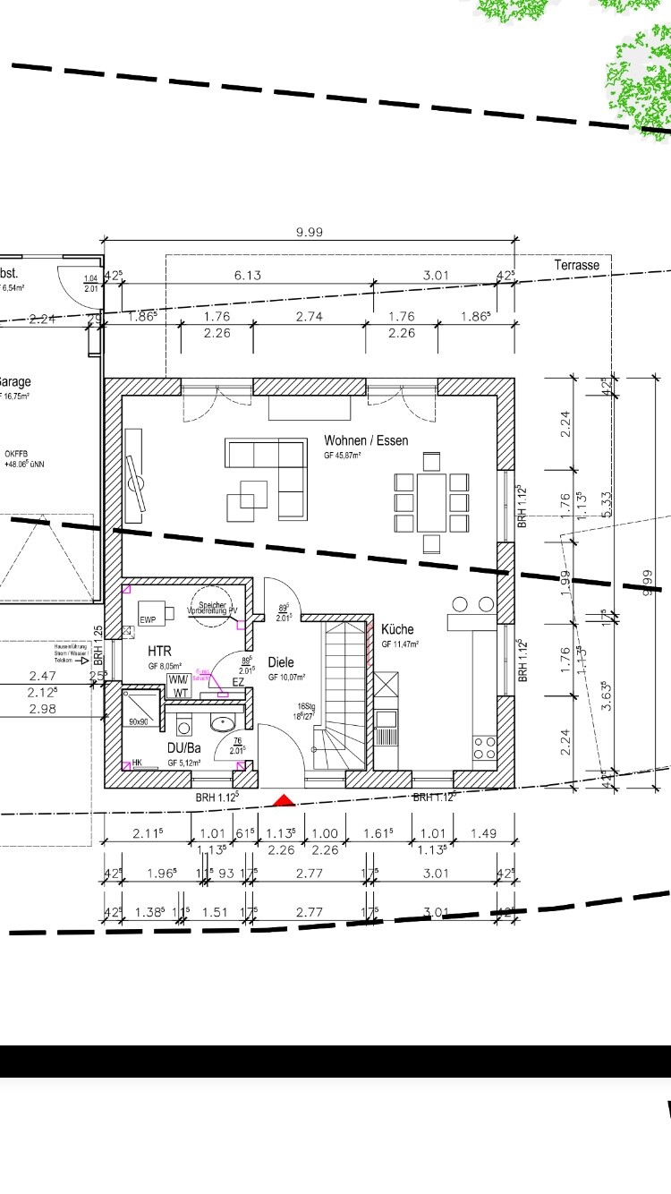 Grundrissplan eines Hauses mit Wohn- und Küchenbereich, Diele und Bad