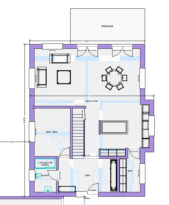 Grundriss eines Hauses: Wohnzimmer mit Esstisch, Küche, Bad, Diele, Terrasse.