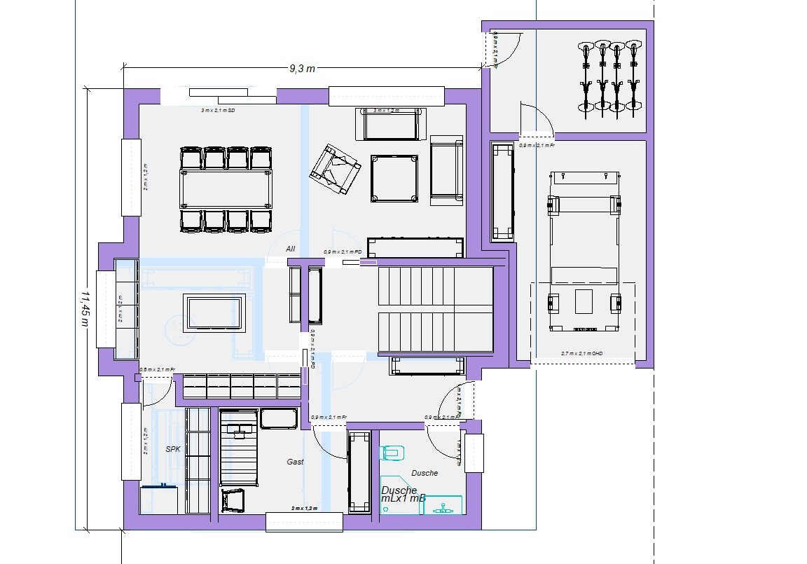 Grundriss eines Hauses mit Wohnzimmer, Essbereich, Küche, Gästezimmer, Bad, Flur, Treppe und Garage.