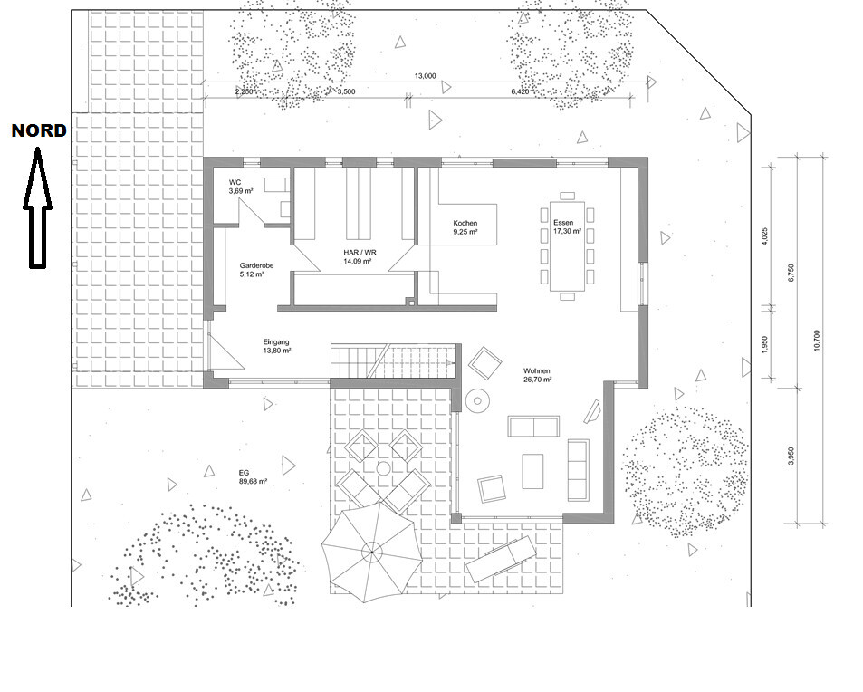 2D-Hausgrundriss mit Eingang, Kochen, Essbereich, Wohnen, Bad, Terrasse und Garten