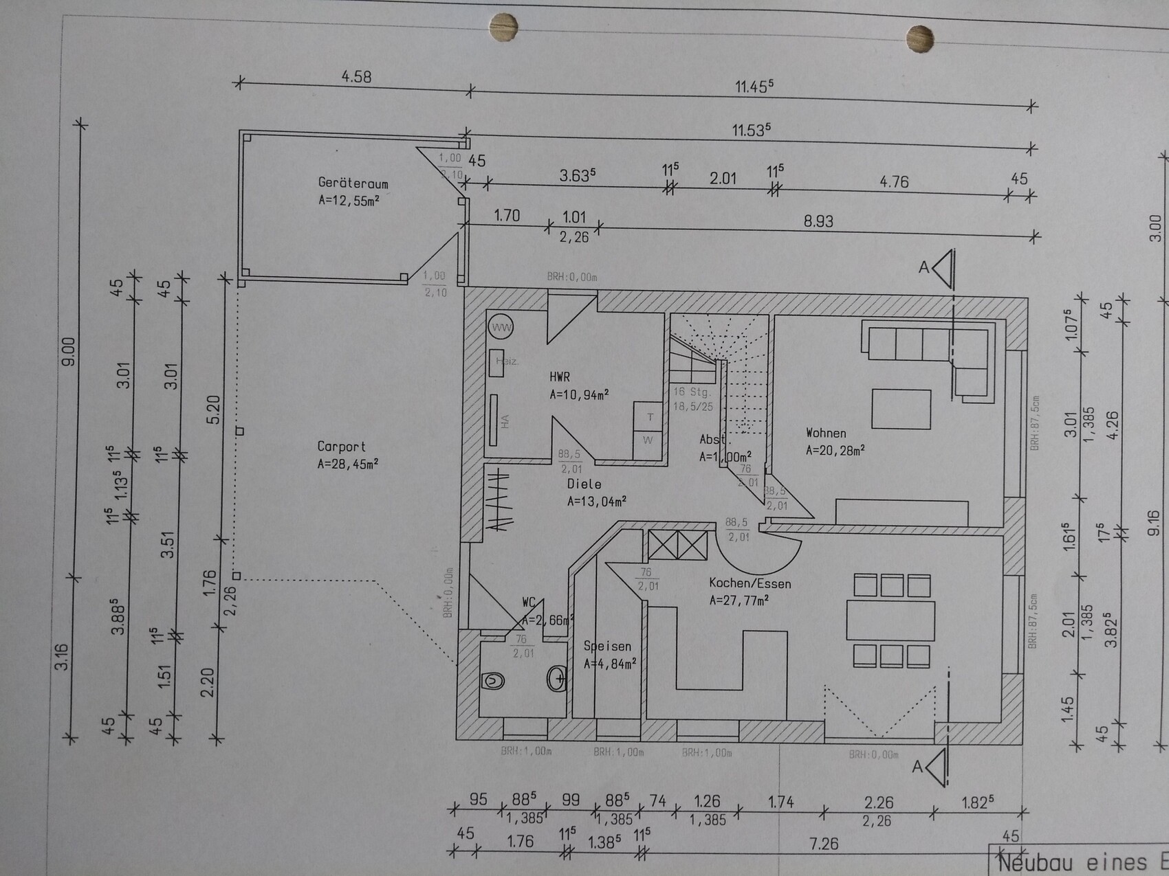 Grundriss eines Hauses: Wohnen, Kochen/Essen, Diele, WC, HWR, Abstellraum, Carport