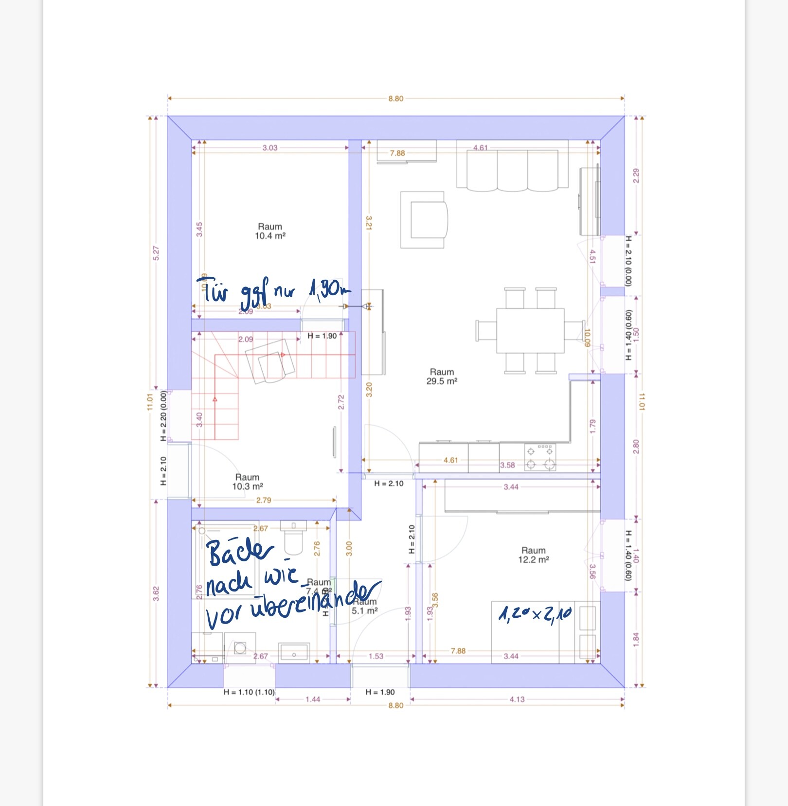 Grundriss einer Wohnung mit Küche, Essbereich, Bad und mehreren Räumen; Maße sichtbar.