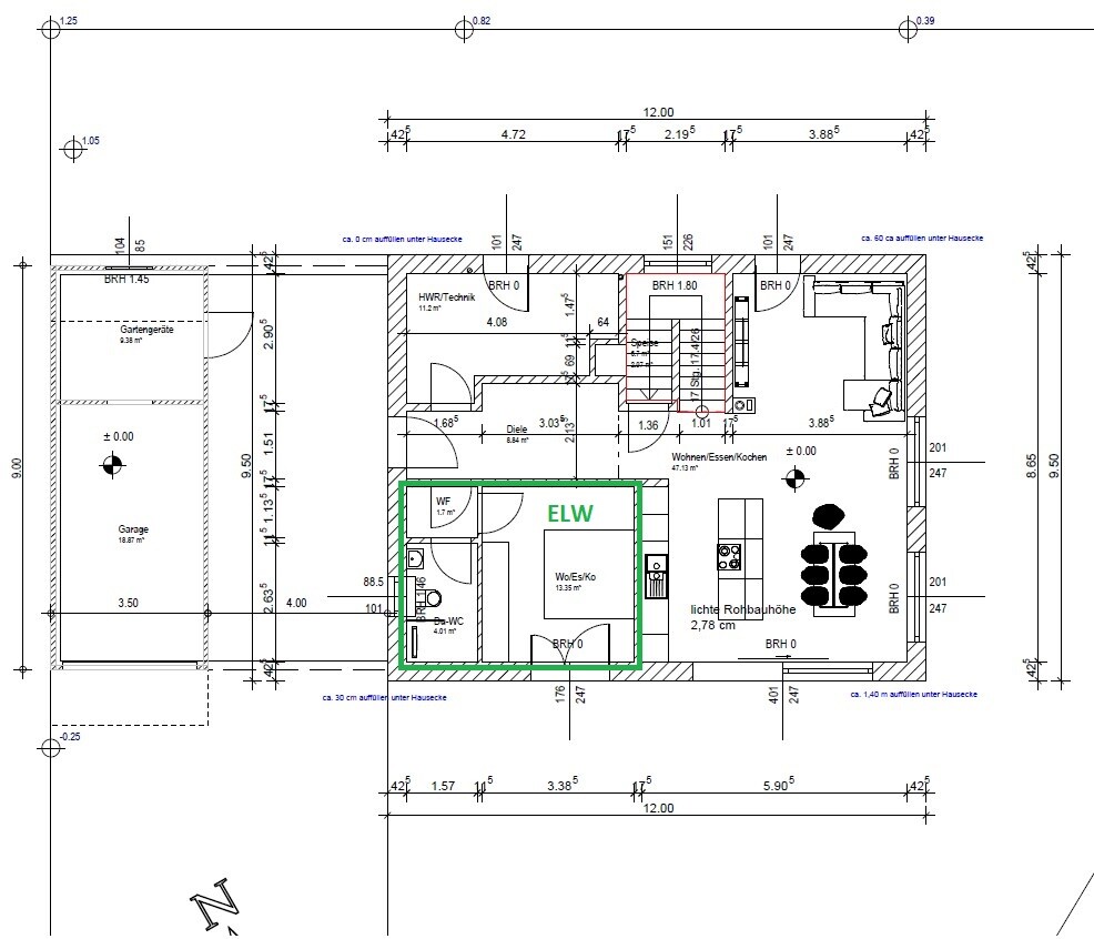 Grundriss eines Hauses mit Garage links grün markierte ELW-Wohnung mit WC, Diele, Küche/Wohnbereich.