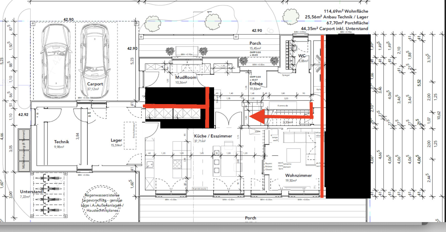 Grundriss eines Hauses mit Carport; rote Markierung führt durch Küche/Esszimmer in Flur.