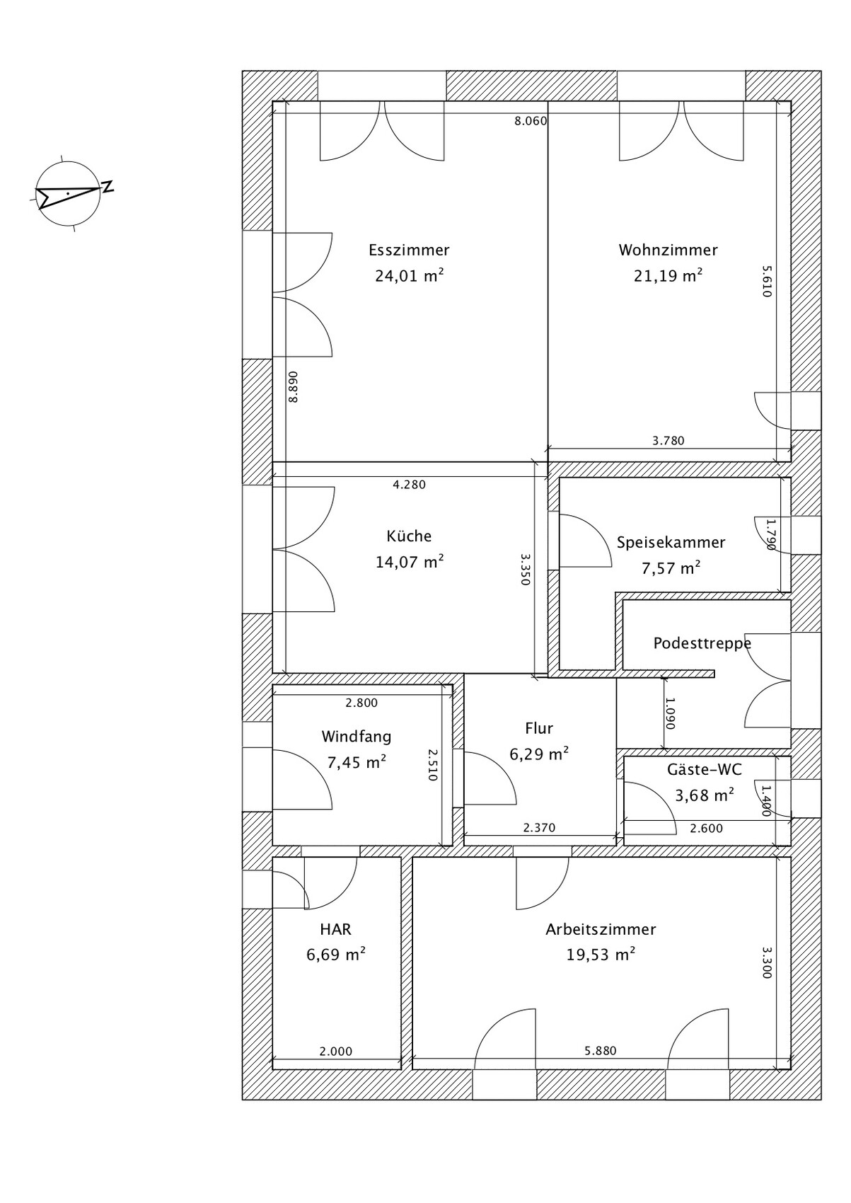 Grundriss eines Hauses mit beschrifteten Räumen: Esszimmer, Küche, Wohnzimmer, Speisekammer, Flur.