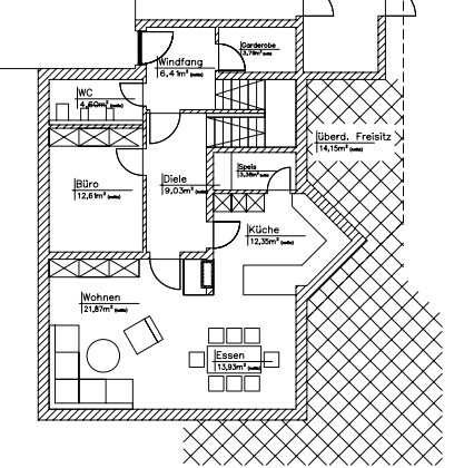 Grundriss eines Einfamilienhauses mit Wohnzimmer, Küche, Esszimmer und Terrasse.