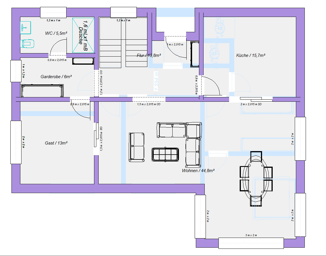 Grundriss eines Hauses: Wohnzimmer, Küche, Gast, Flur, Garderobe, WC, Dusche, Möbelanordnung.