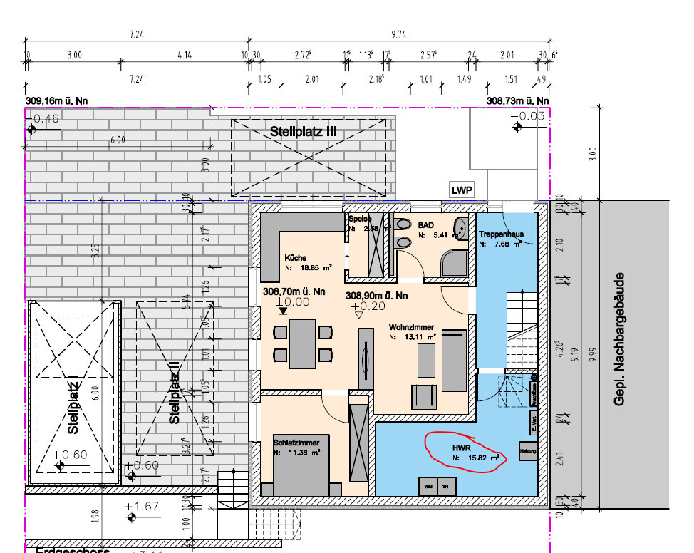 Grundriss eines Hauses mit Küche, Wohnzimmer, Schlafzimmer, Bad und Treppenhaus.