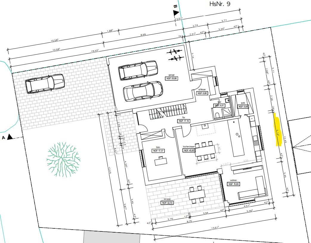 Grundriss eines Hauses mit Doppelgarage, Terrasse, Wohn-/Essbereich, Küche, Büro und Garten.