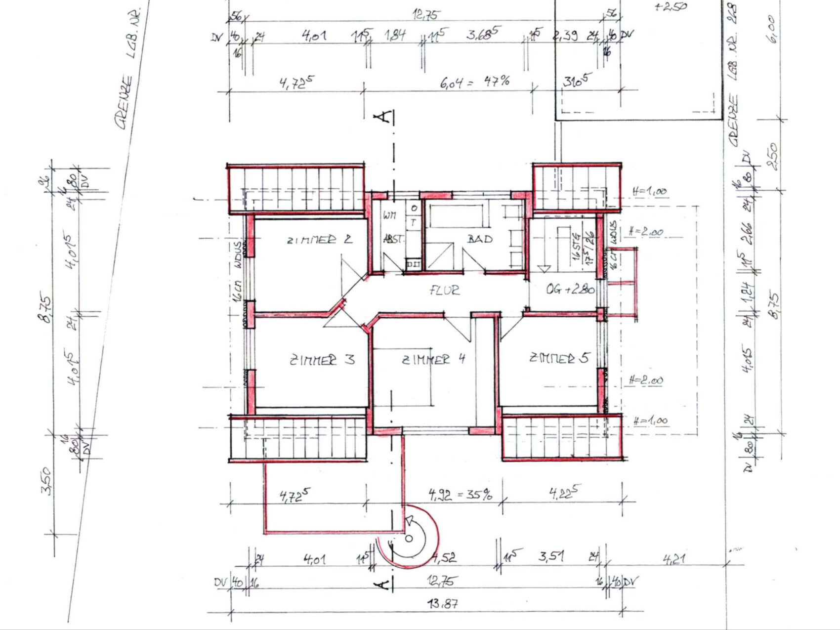 Grundriss eines Wohnhauses mit Zimmern 2–5, Bad, Flur sowie Treppen und Maßen
