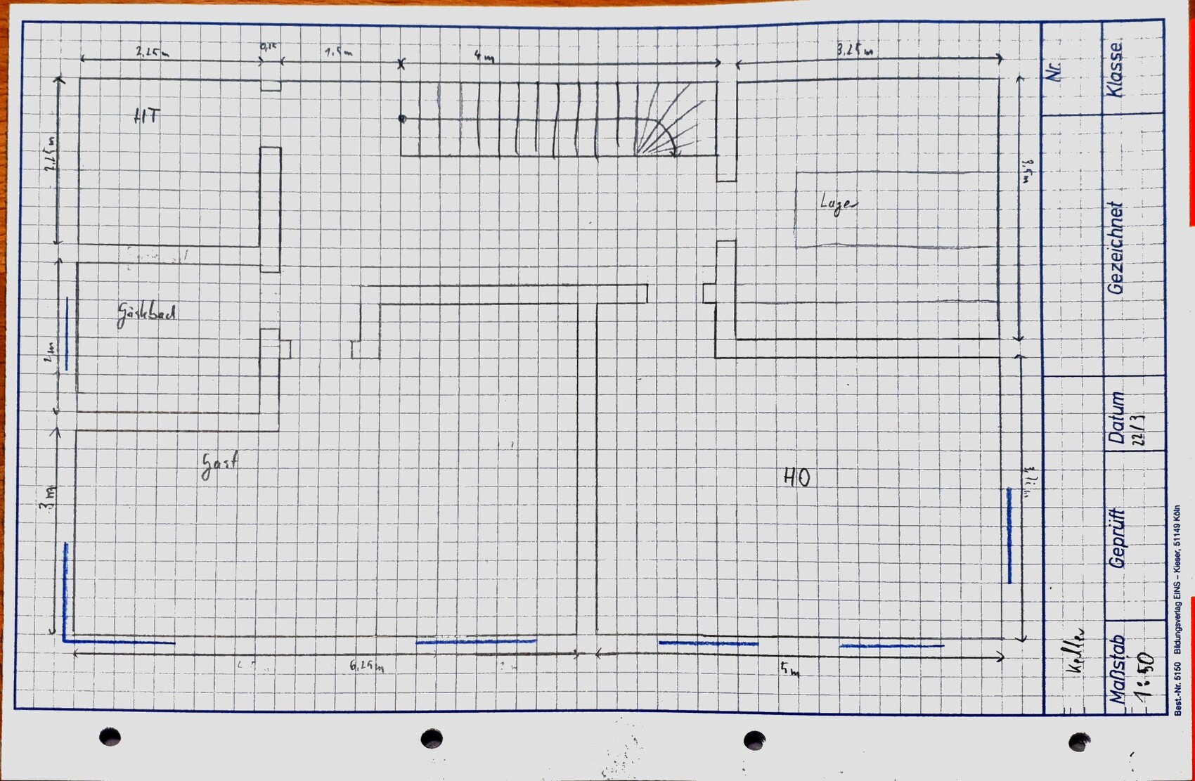 Grundriss eines Bauplans mit Gästezimmer, Lager, Treppe und Maßangaben.