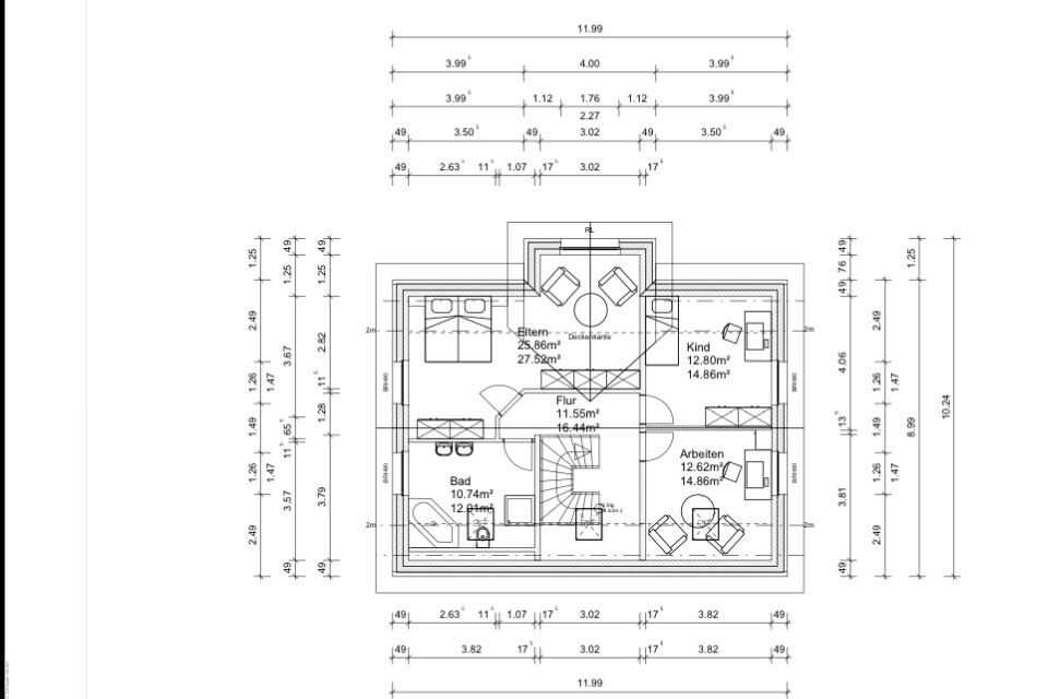 Grundriss eines Hauses mit Eltern-, Kindzimmer, Arbeitszimmer, Bad und Flur.