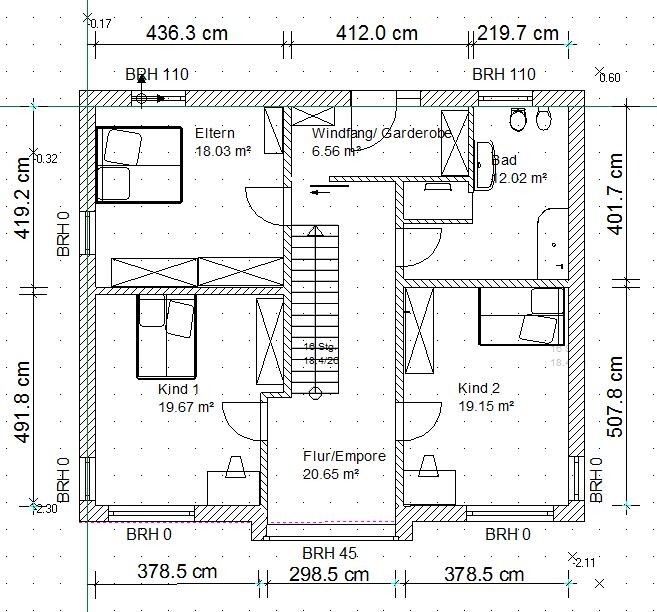 Grundriss eines Hauses: Eltern, zwei Kinderzimmer, Bad, Flur/Empore, Windfang/Garderobe