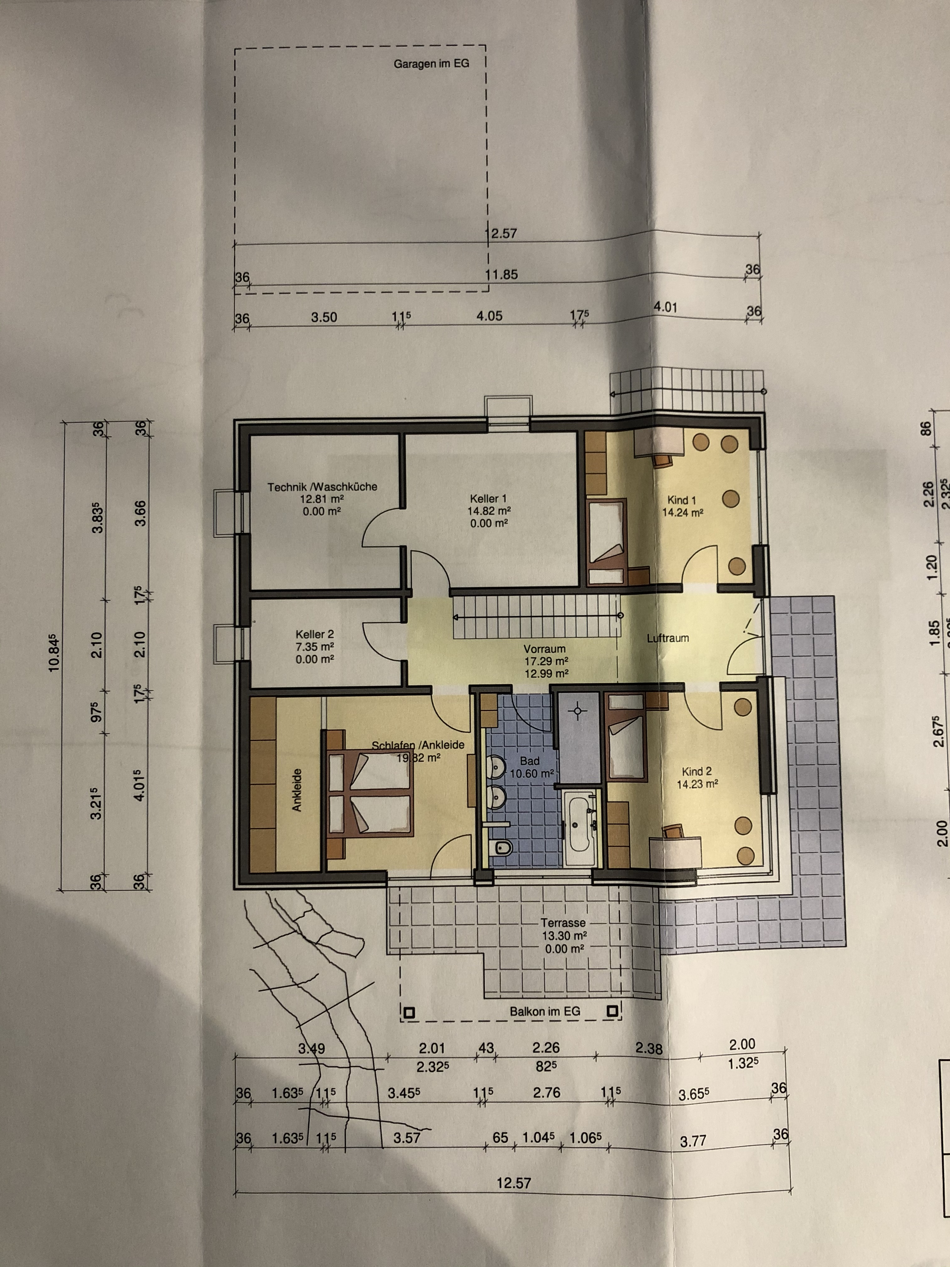 grundriss-hausplan-obergeschoss-terrasse-balkon-schlafzimmer-kind-raumaufteilung.jpg