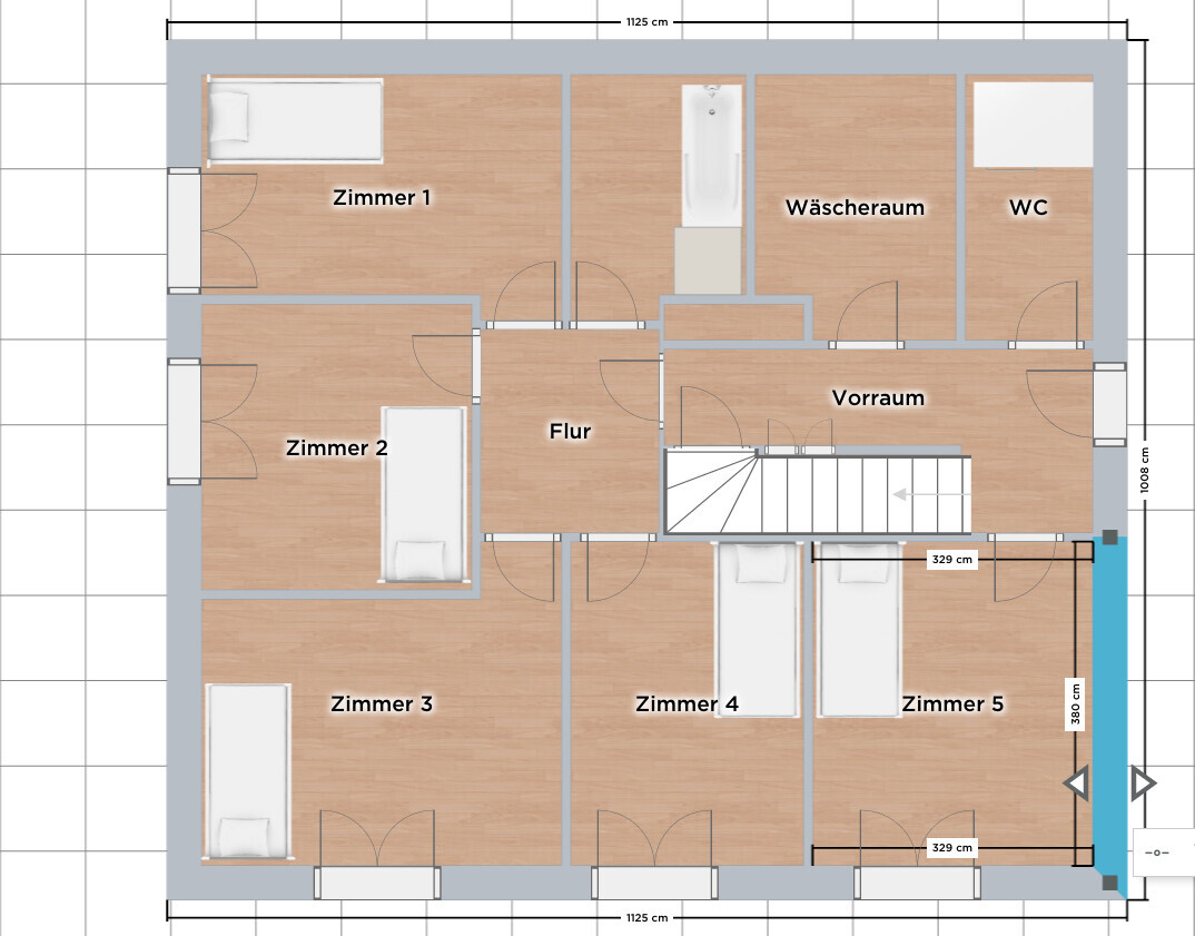 Grundriss eines Mehrzimmerhauses: Zimmer 1-5, Flur, Vorraum, Wäscheraum, WC, Treppe.