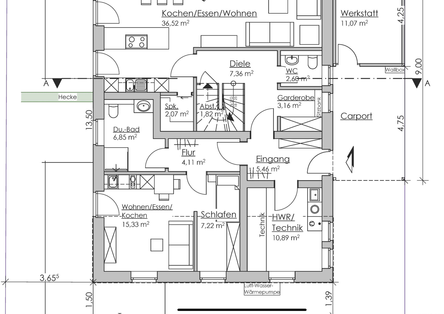 Grundriss eines Einfamilienhauses: Küche/Wohnen/Essen, Schlafen, Bad, Flur, Carport, Werkstatt, HWR