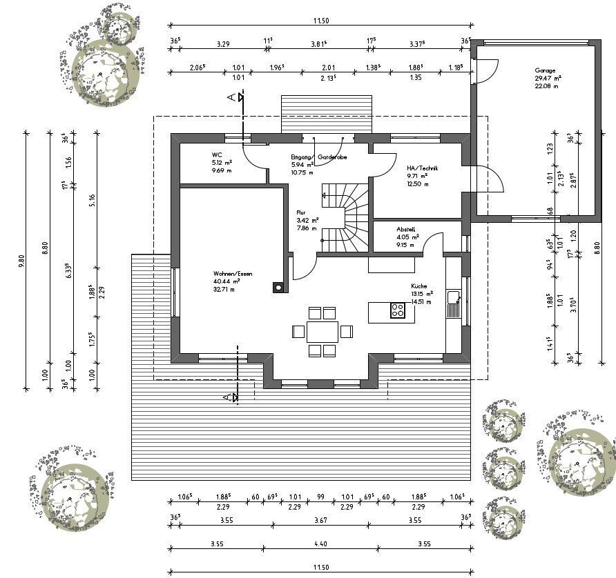 Grundriss eines Hauses: Wohn-/Essbereich, Küche, Flur, WC, Abstellraum, Garage, Treppe.