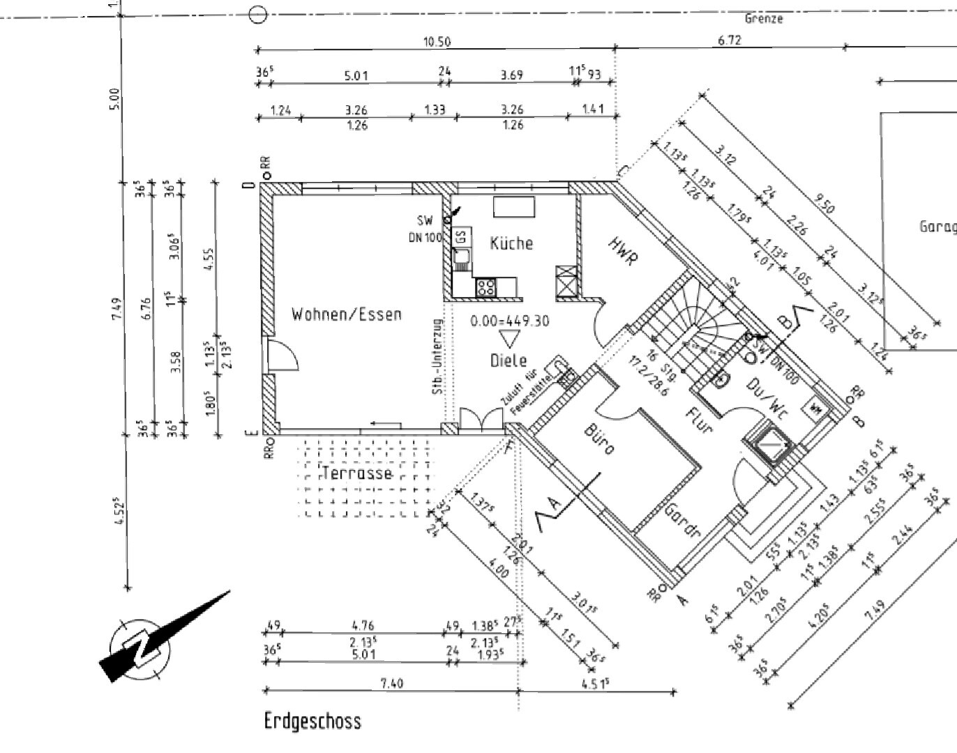 Grundriss Erdgeschoss: Wohn- und Essbereich, Küche, Diele, Büro, Flur, Terrasse.