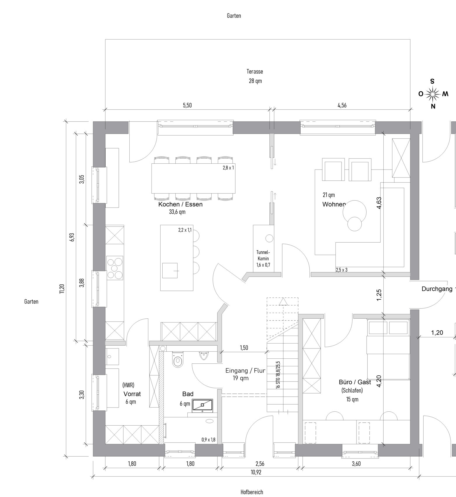 Grundriss eines Hauses: Küche/Essen, Wohnen, Büro, Bad, Vorrat, Flur, Terrasse 28 qm, Garten.