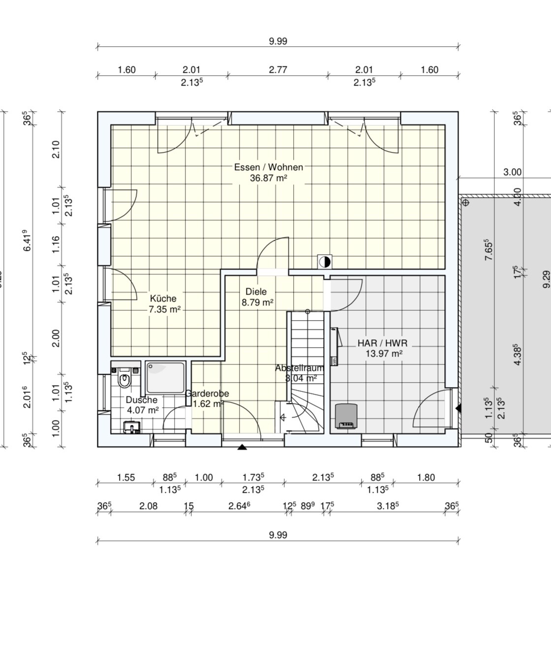 Grundriss eines Wohnhauses mit Ess-/Wohnbereich, Küche, Diele, Abstellraum und HAR/HWR.