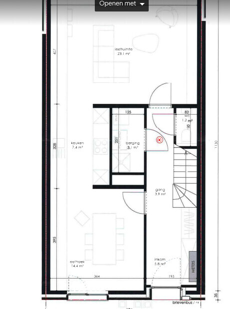 Grundriss einer Wohnung: Küche, Essecke, Wohnzimmer, Flur, WC, Treppe, Eingangsbereich.
