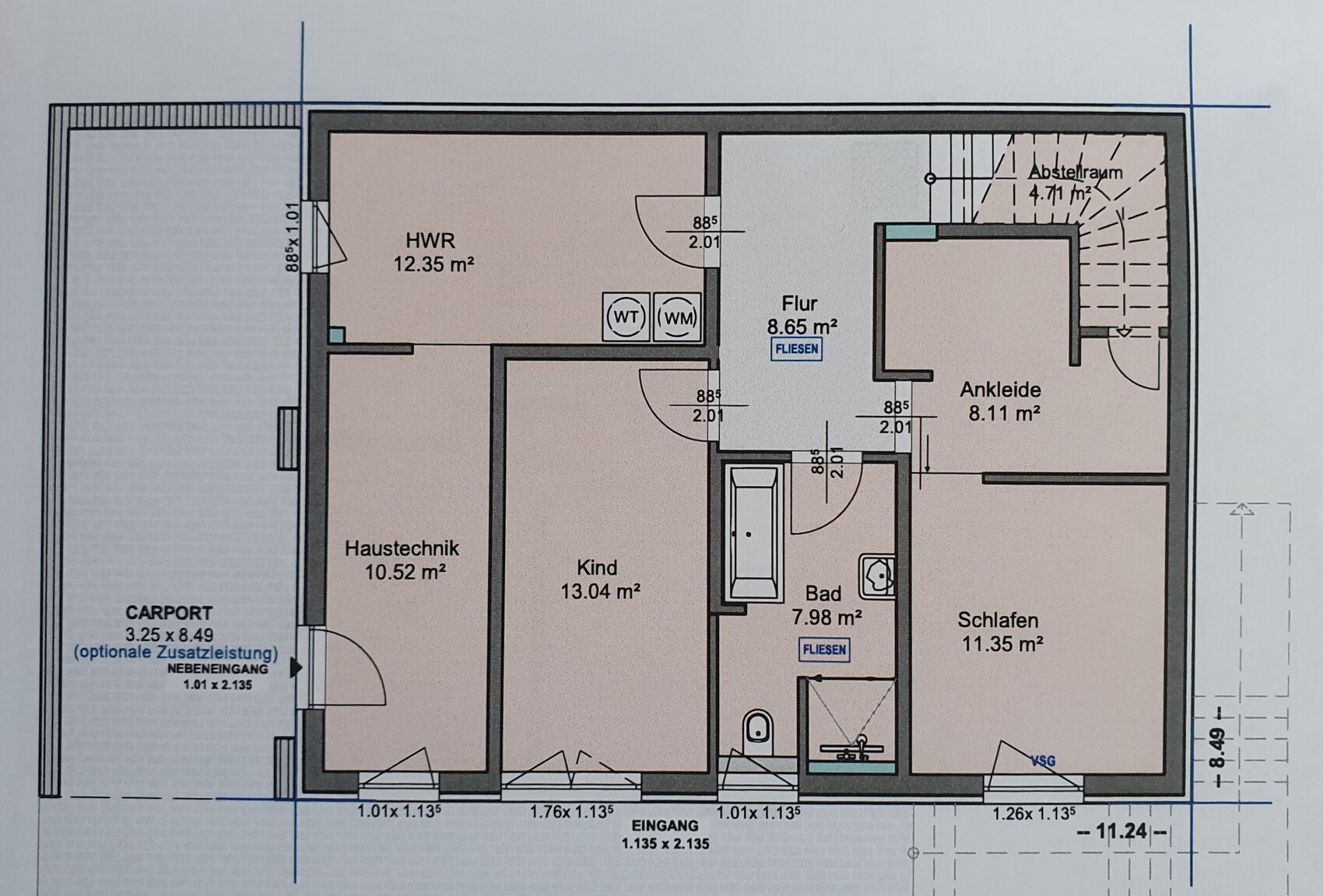 Grundriss eines Hauses mit Carport, Flur, HWR, Haustechnik, Kind, Bad, Schlafen, Ankleide.