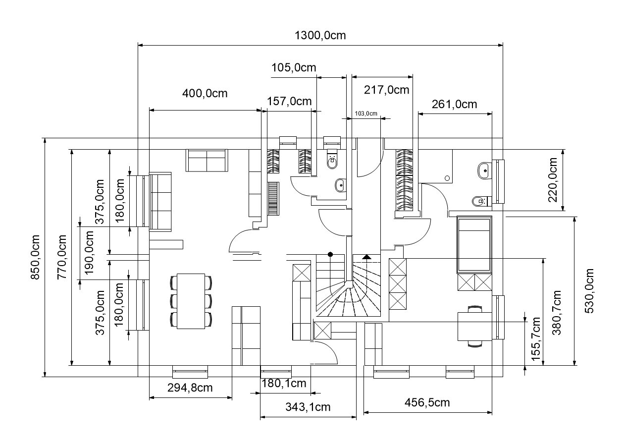Grundriss eines Wohnhauses mit Möbeln, Türen, Treppen und Maßangaben in cm