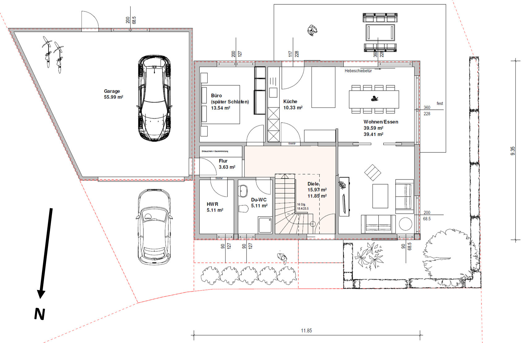 Grundriss eines Hauses mit Garage, zwei Autos, Büro, Küche, Wohnen/Essen, Diele, HWR, Du/WC, Flur