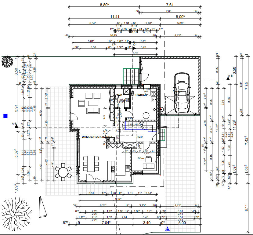 Grundriss eines Einfamilienhauses: Wohnen/Essen/Küche, Büro, Diele, WC, Garage und Garten.