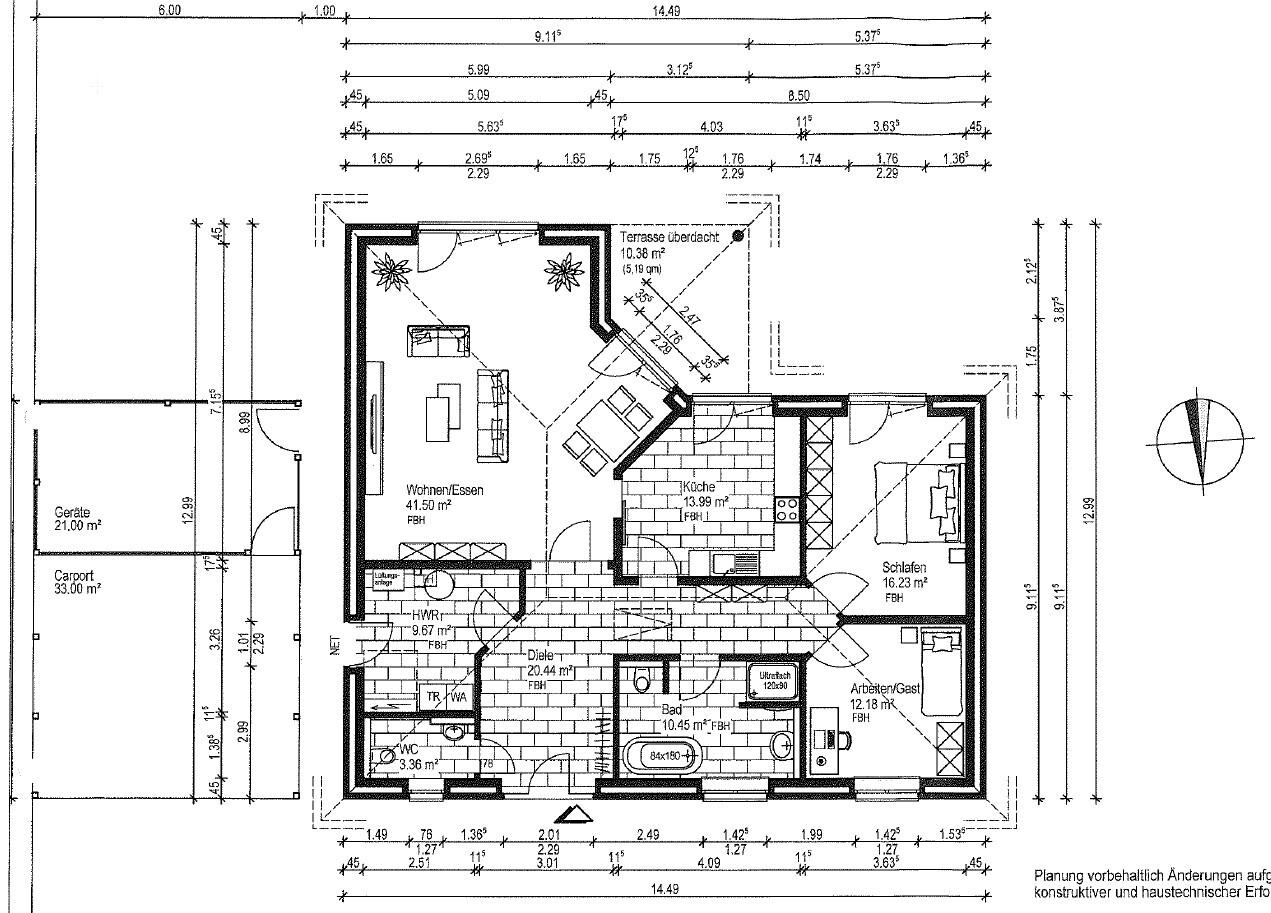 Grundriss eines Hauses: Wohnzimmer, Küche, Schlafzimmer, Bad, Diele, Terrasse, Carport.
