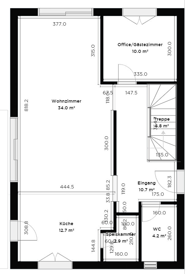 Grundriss eines Hauses: Wohnzimmer, Küche, Speisekammer, WC, Eingang, Treppe, Büro/Gästezimmer.