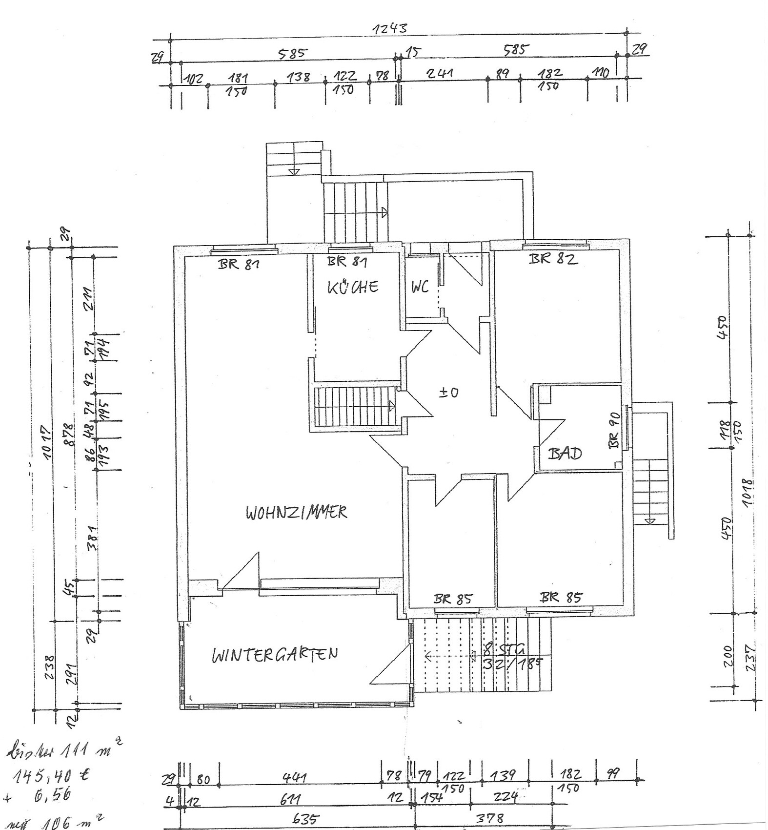 Handgezeichneter Hausgrundriss: Wohnzimmer, Wintergarten, Küche, Bad, WC, Treppenhaus.