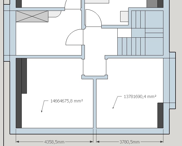 Grundriss eines Gebäudes: zentraler Flur, zwei große Räume links/rechts, Treppe rechts, Maße in mm