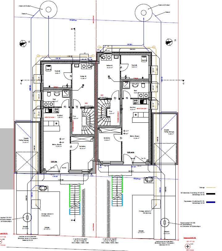 Zweiflügeliger Wohnungsgrundriss mit Treppen, Küche, Bad und Garagen.
