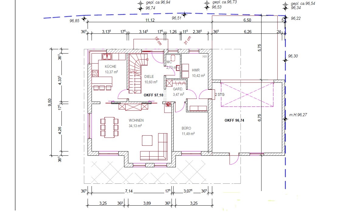 Detaillierter Grundrissplan eines Einfamilienhauses mit Küche, Wohnzimmer, Buero und Fluren