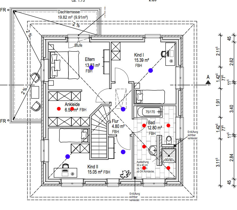 Grundriss eines Dachgeschosses mit Elternschlafzimmer, zwei Kinderzimmer, Bad, Flur und Ankleide.