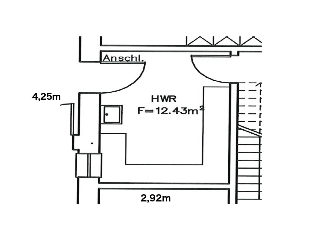 Grundriss eines HWR mit Tür, Treppe rechts, Fläche 12,43 m², Maße 4,25 m × 2,92 m.