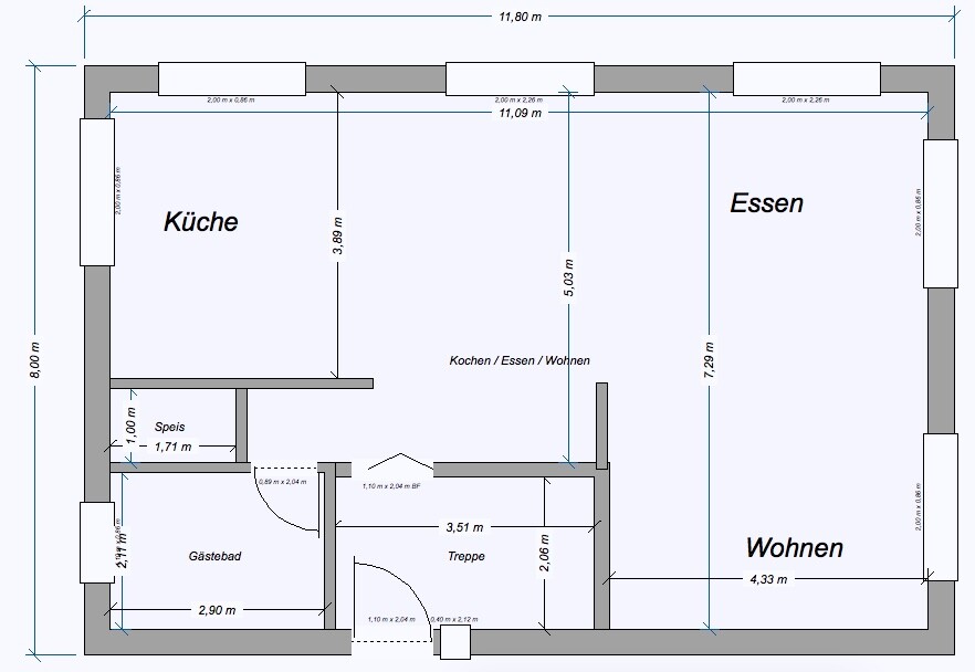 Grundrissplan eines Hauses mit Küche, Essbereich und Wohnzimmer, Treppe