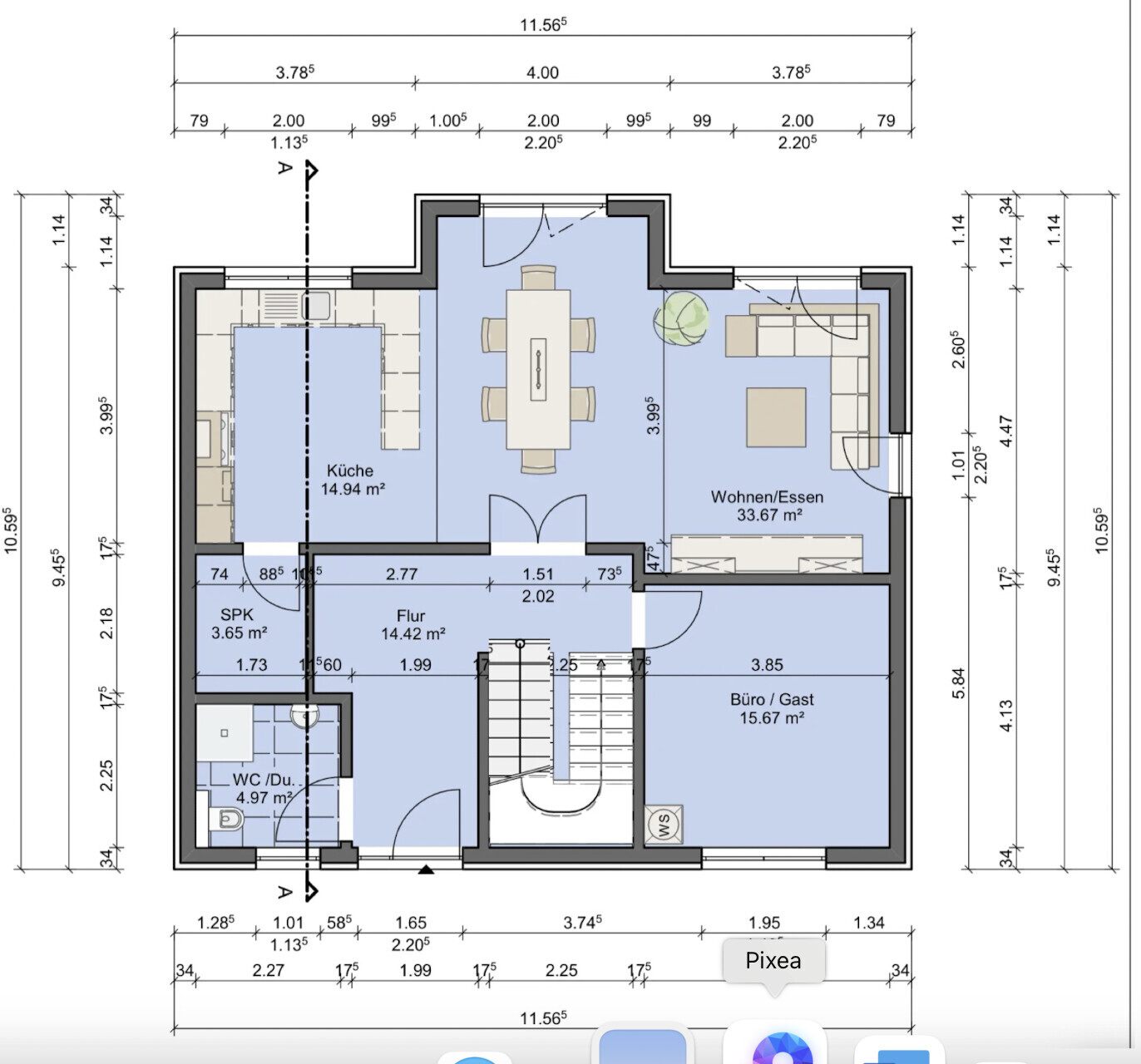Grundriss eines Hauses mit Küche, Wohnzimmer und Büro im Erdgeschoss