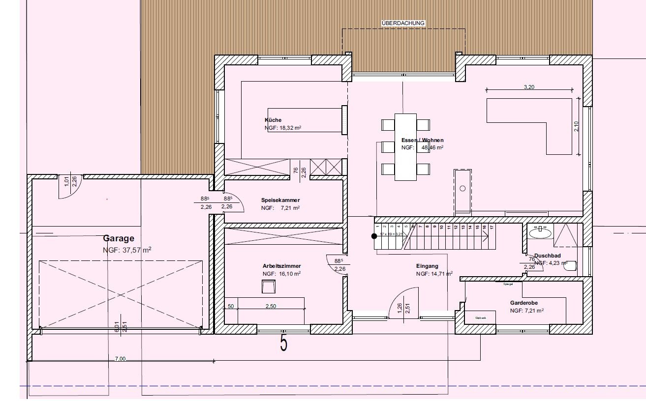 Grundriss eines Hauses: Garage, Küche, Speisekammer, Ess-/Wohnen, Eingang, Duschbad, Garderobe.