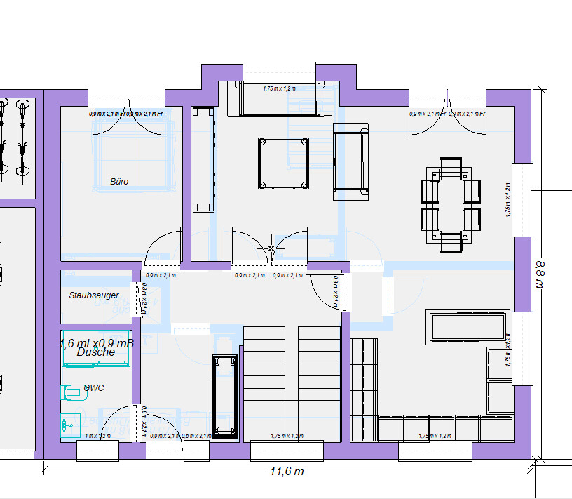 Grundriss: Wohnzimmer rechts, Büro links, zentrale Treppe, Dusche und Staubsaugerraum links unten.