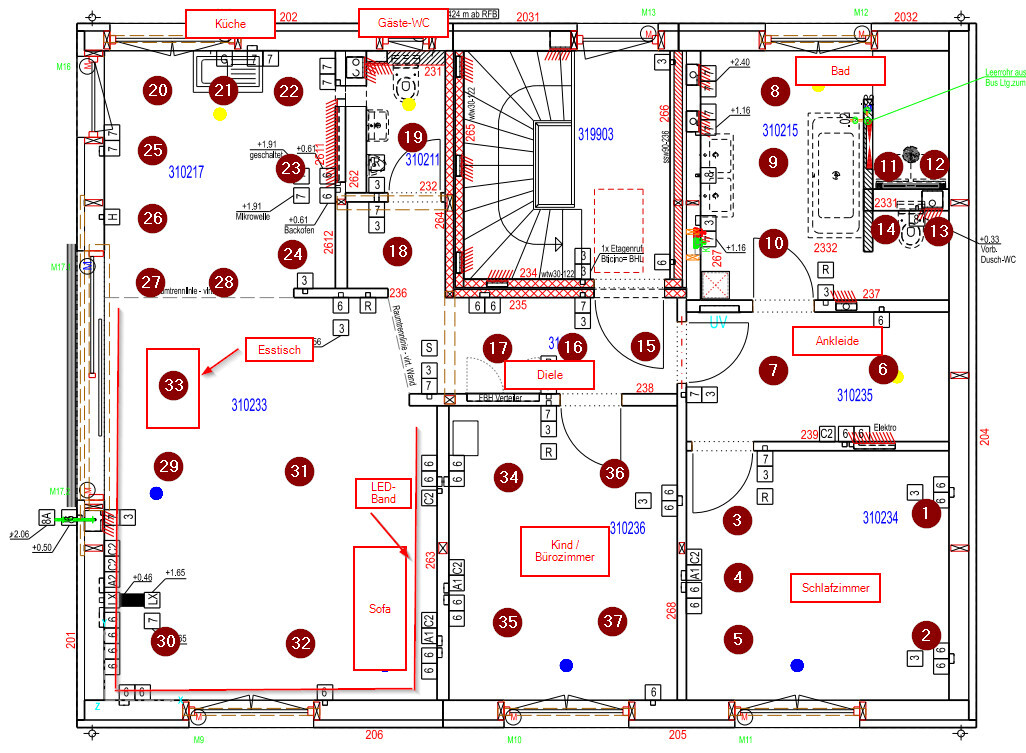 Detaillierter 2D-Grundriss eines Hauses mit Zimmern, Türen und Möbelangaben