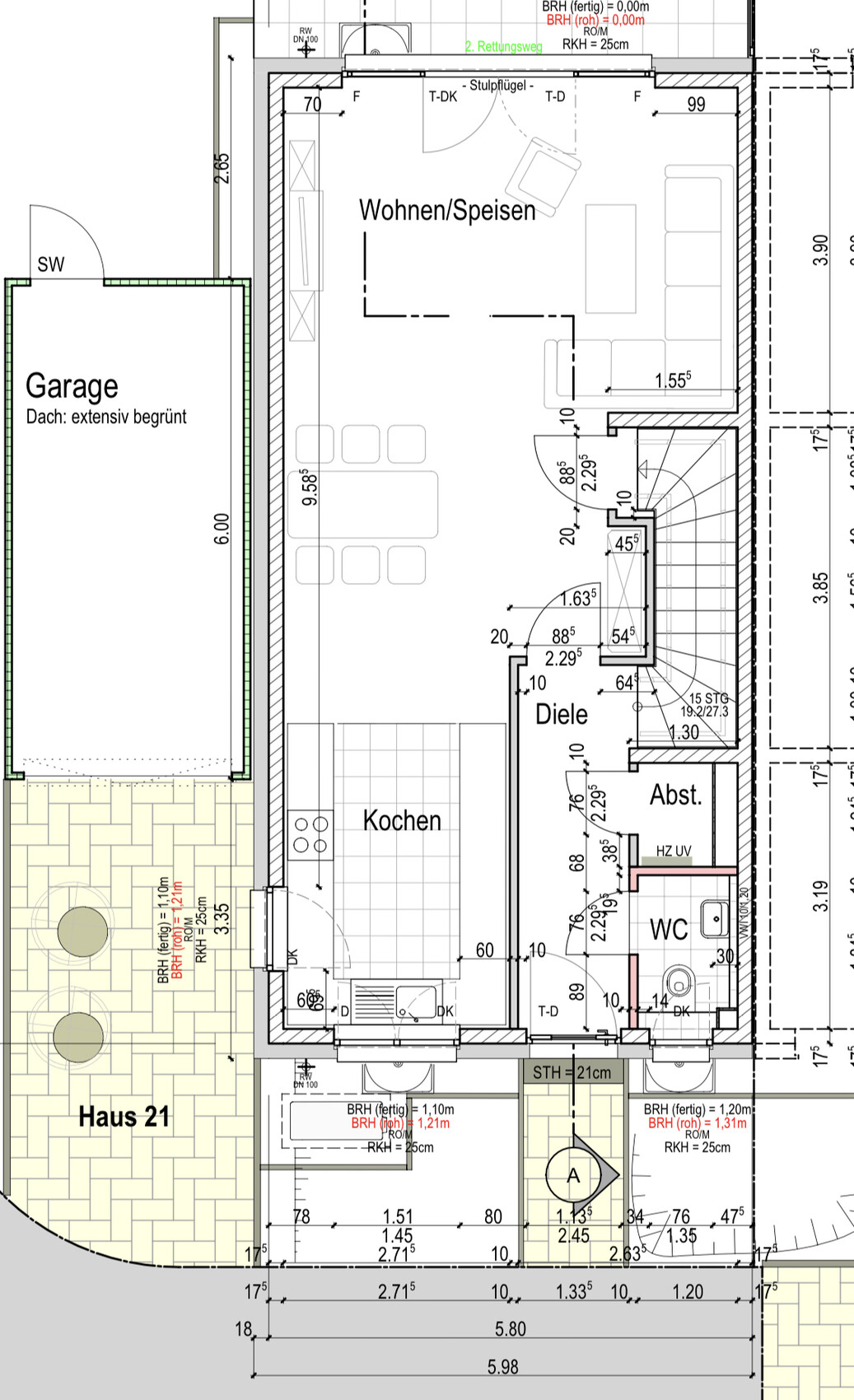 Grundriss Erdgeschoss: Garage links, Küche, Wohnen/Speisen, Diele, Abstellraum, WC.