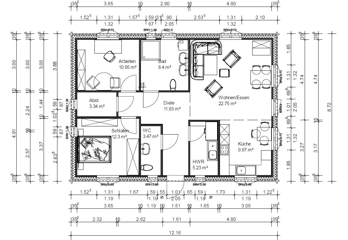 Grundriss eines Hauses mit Wohnraum, Küche, Schlafraum, Bad und Diele.