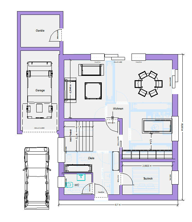Grundriss eines Hauses: Wohnzimmer mit Esstisch, Diele, WC, Technik, zwei Garagen.