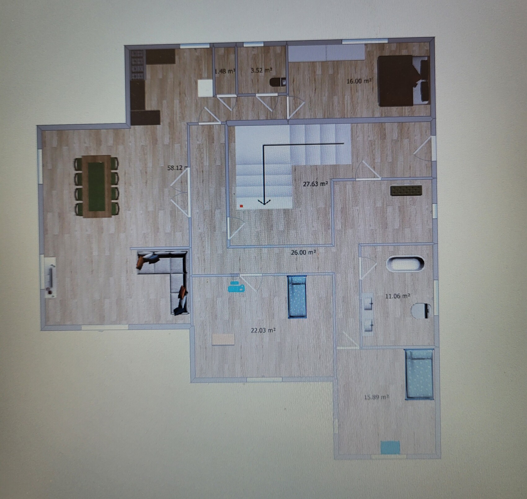 Grundriss: Offene Räume, zentrale Treppe, Essecke links, Schlafzimmer rechts, Bad unten rechts.