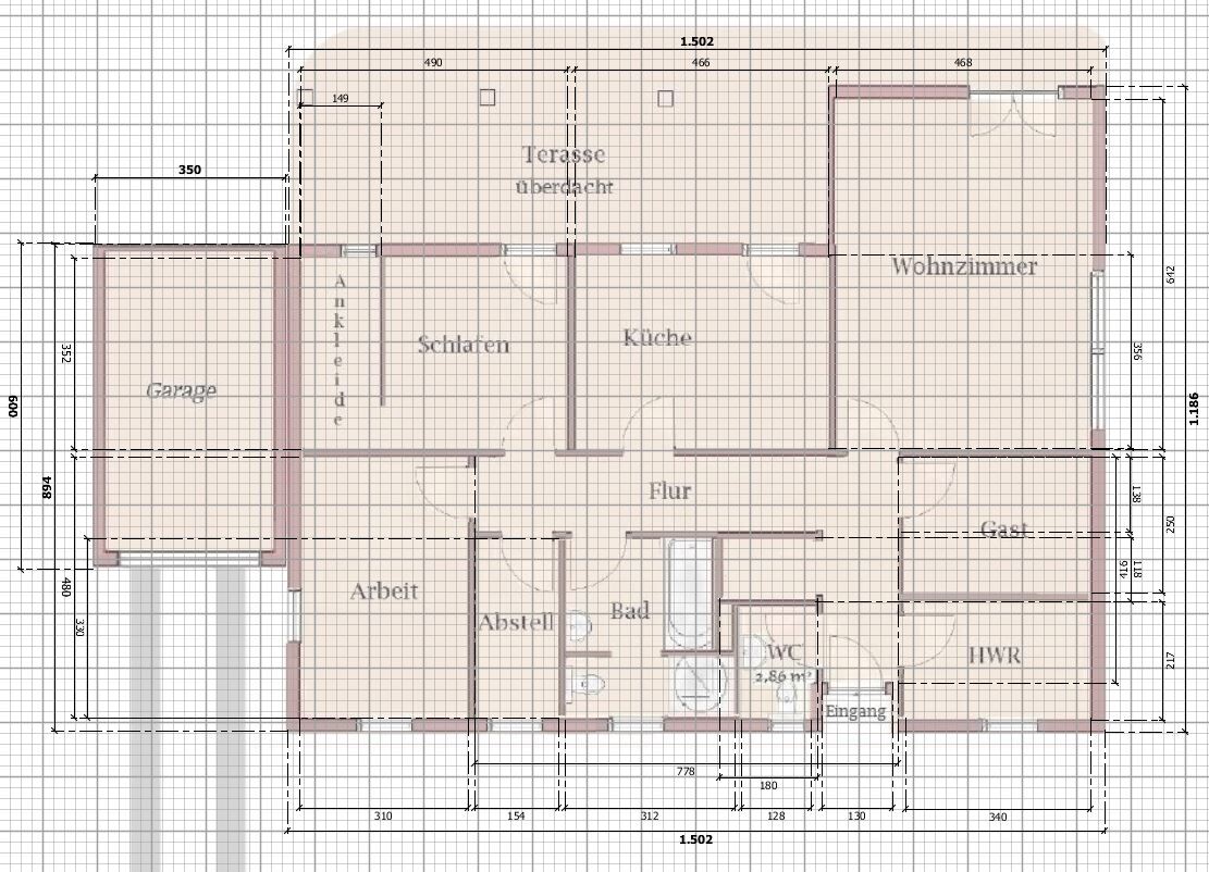 Grundriss eines Hauses mit Garage, Schlafen, Küche, Wohnzimmer, Bad, WC, HWR, Gast, Terrasse.