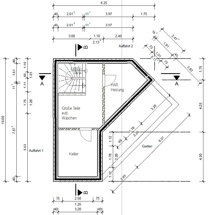 Grundriss eines Kellergeschosses mit Heizungsraum, Treppen und Gartenbereich