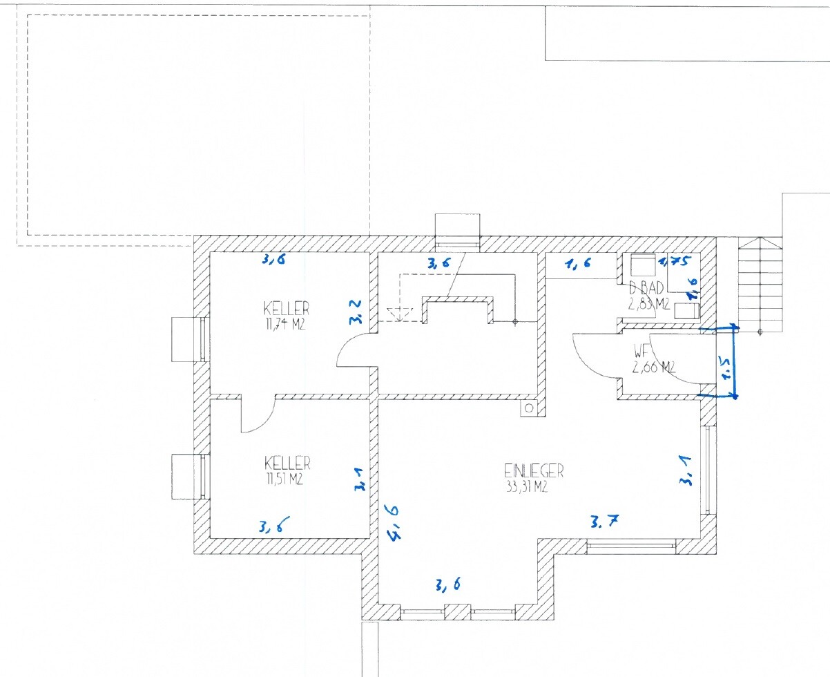 Grundriss Kellergeschoss: zwei Kellerräume, Flur, Bad und WC mit Maßangaben.